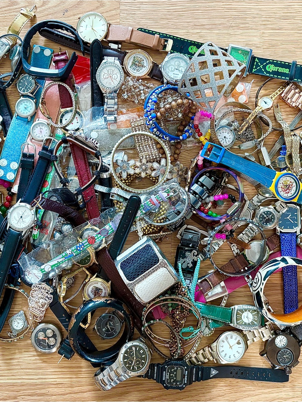 Vintage Mixed Lot of 110+ Watches/Bracelets-Bulk Estate/Costume Jewelry-Fashion